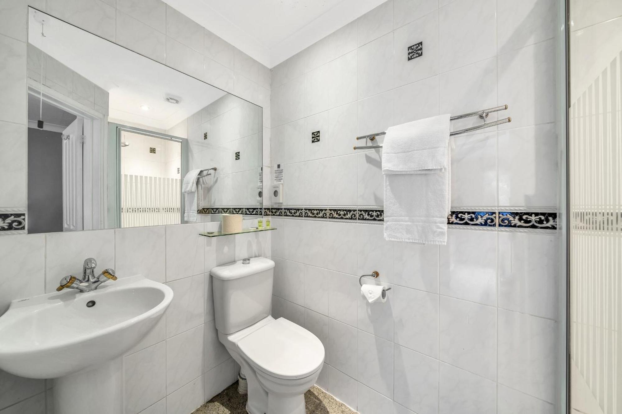 Dial House Hotel Crowthorne Extérieur photo